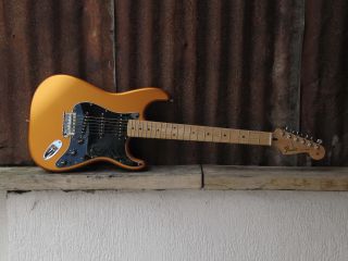 Fender Standard Stratocaster Satin 2013 Arizona Sun