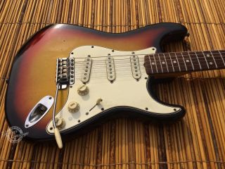 Fender Stratocaster 1965 3 Color Sunburst