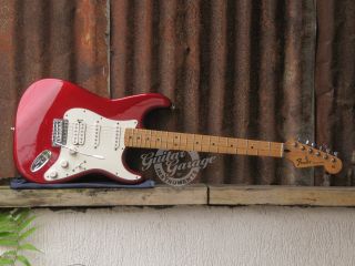 Fender Stratocaster Standard HSS 2014 Candy Apple Red