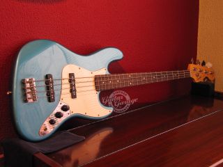 Squier Jazz Bass 2013 Affinity Series Lake Placid Blue