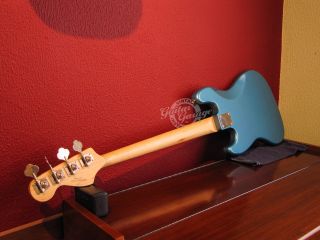 Squier Jazz Bass 2013 Affinity Series Lake Placid Blue