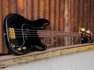 Fender Precision Bass Made in Japan Traditional 60s 2018 Midnight