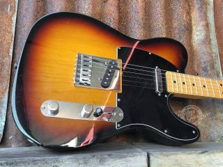 Fender Telecaster Standard 2014 3-Tone Sunburst