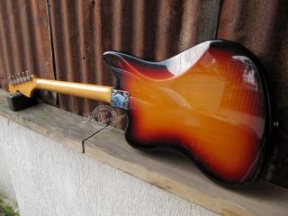  	Fender Jaguar Classic Player Special HH 2009 3-Tone Sunburst