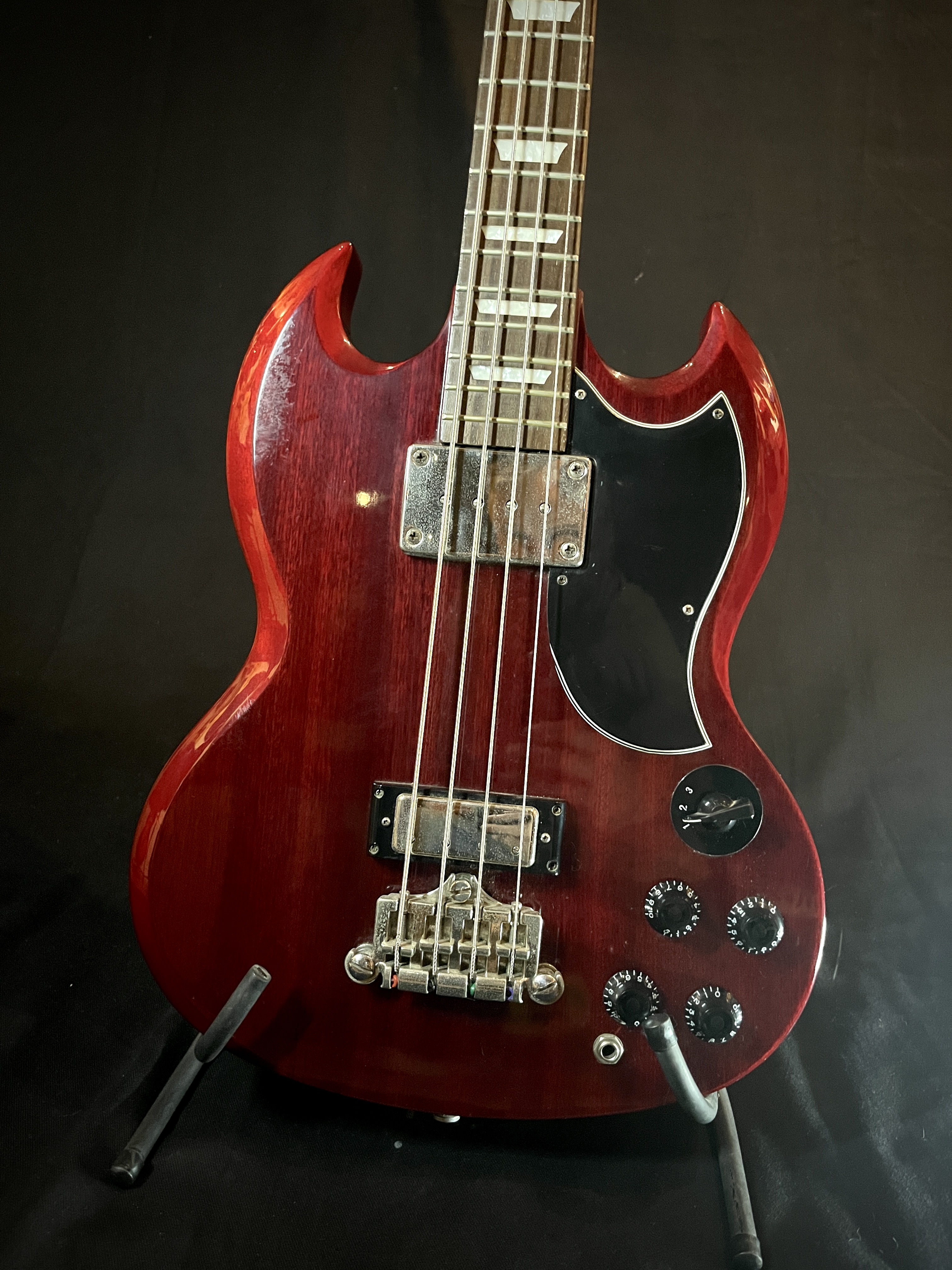 Epiphone EB-3 Cherry